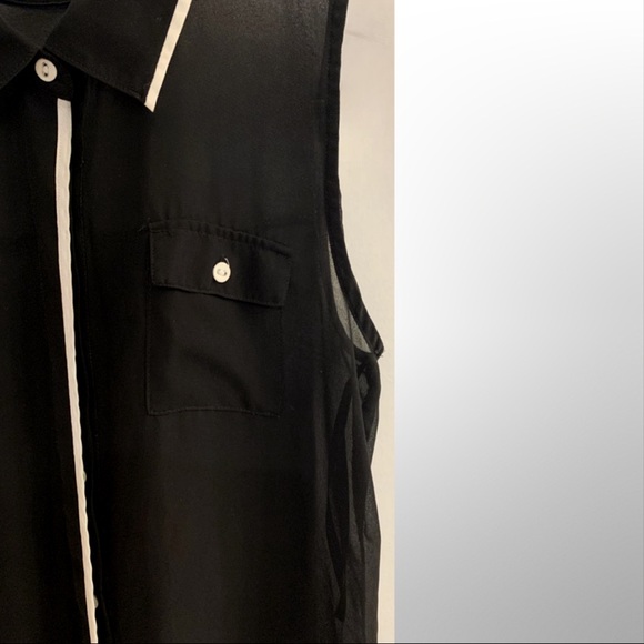 EDGEβ’ NYC Black&White Sleeveless Button-up Tank Too - Picture 3 of 11